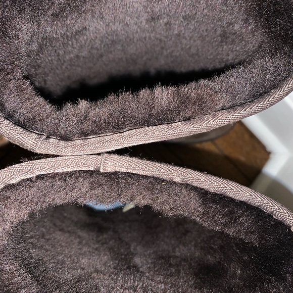 Women’s Ugg Boots - Picture 3 of 5